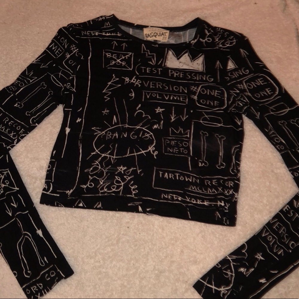 Cute stretchy top :) good with jeans or skirt